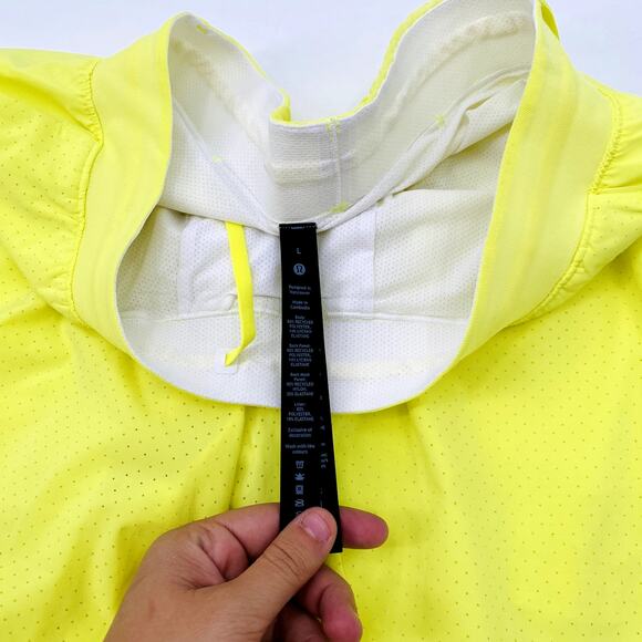 Lululemon L Yellow Vented Tennis Shorts - Picture 5 of 6